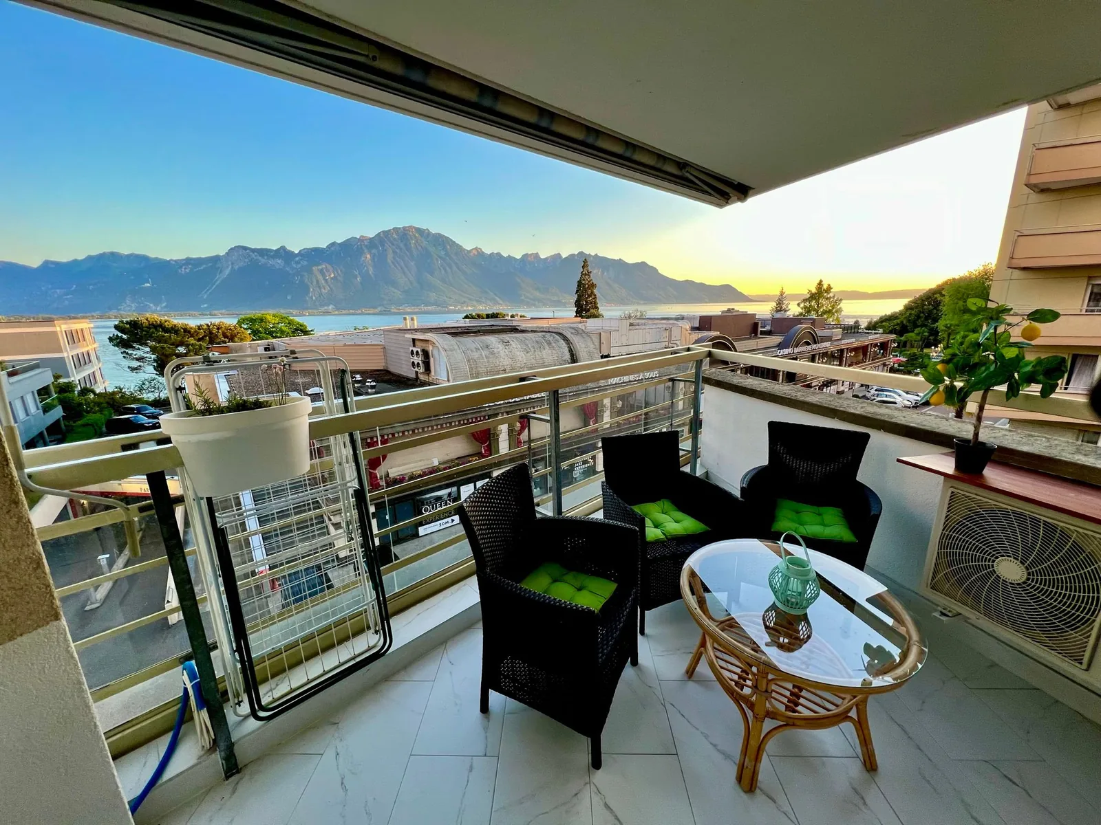 Superb 4.5-room apartment, central Montreux, lake-facing — 2 to 5 persons — photo 1