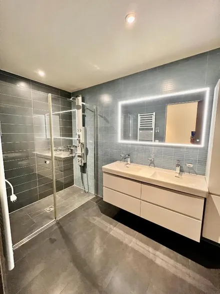 Privileged apartment with private Spa — 3.5 rooms, lake-facing balcony, Montreux — photo 10